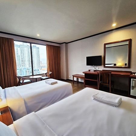Alexander Hotel Bangkok Bagian luar foto