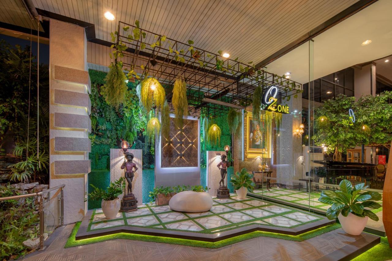 Alexander Hotel Bangkok Bagian luar foto
