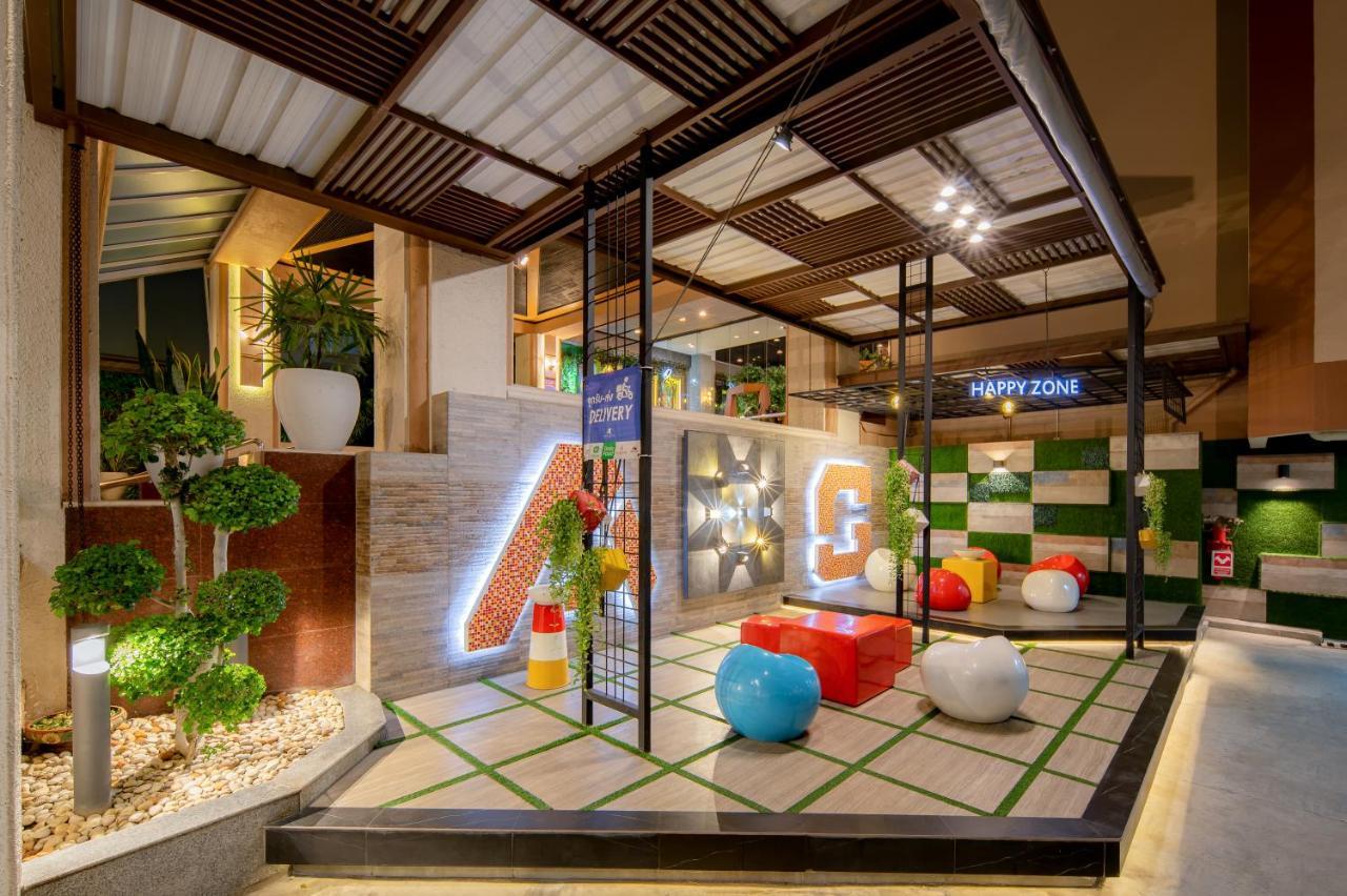 Alexander Hotel Bangkok Bagian luar foto