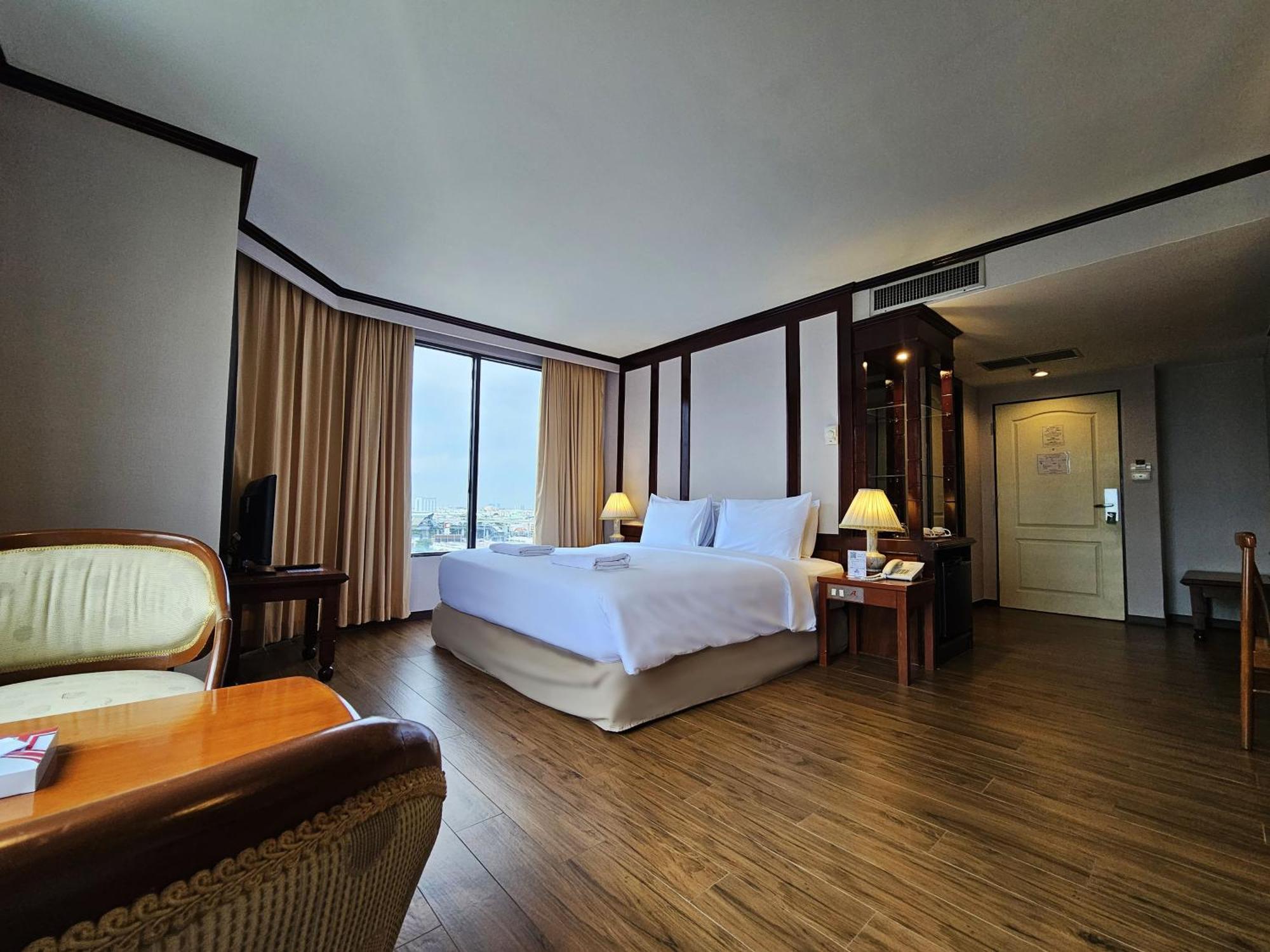Alexander Hotel Bangkok Bagian luar foto