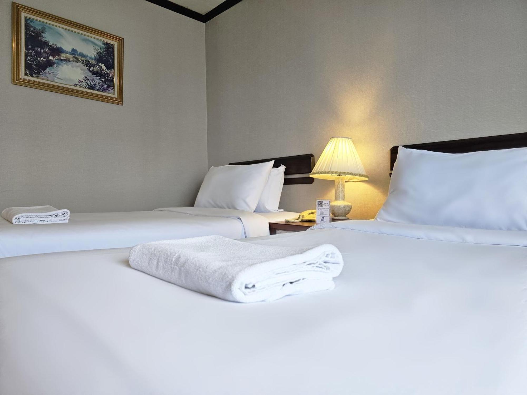Alexander Hotel Bangkok Bagian luar foto